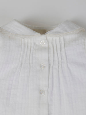 PURE WHITE LACE COLLAR PLEATED SHIRT