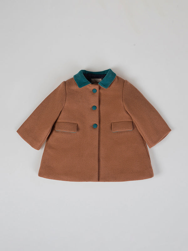 CONTRAST COAT WITH COLLAR AND CARAMEL BUTTONS