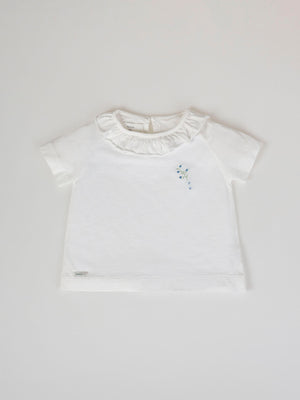 T-SHIRT WITH FLOWER EMBROIDERY AND CREAM RUFFLE COLLAR