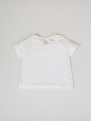 T-SHIRT WITH FLOWER EMBROIDERY AND CREAM RUFFLE COLLAR