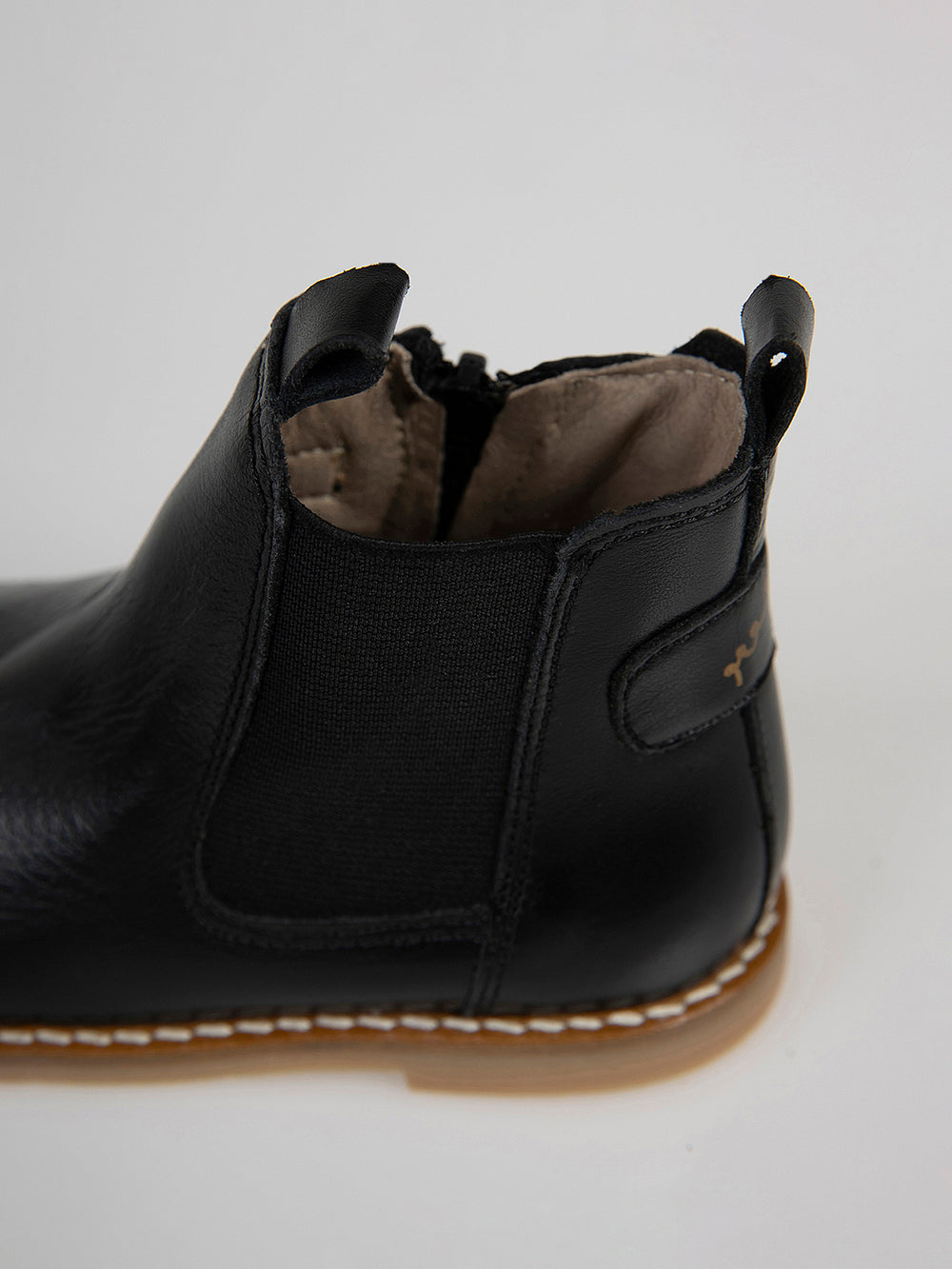 CHELSEA BOOT WITH TOE DETAIL BLACK